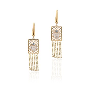 14 Ayar Sarı Altın Kare Sallantılı Tasarım Küpe