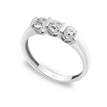 14 Ayar Beyaz Altın Üçtaş Yüzük