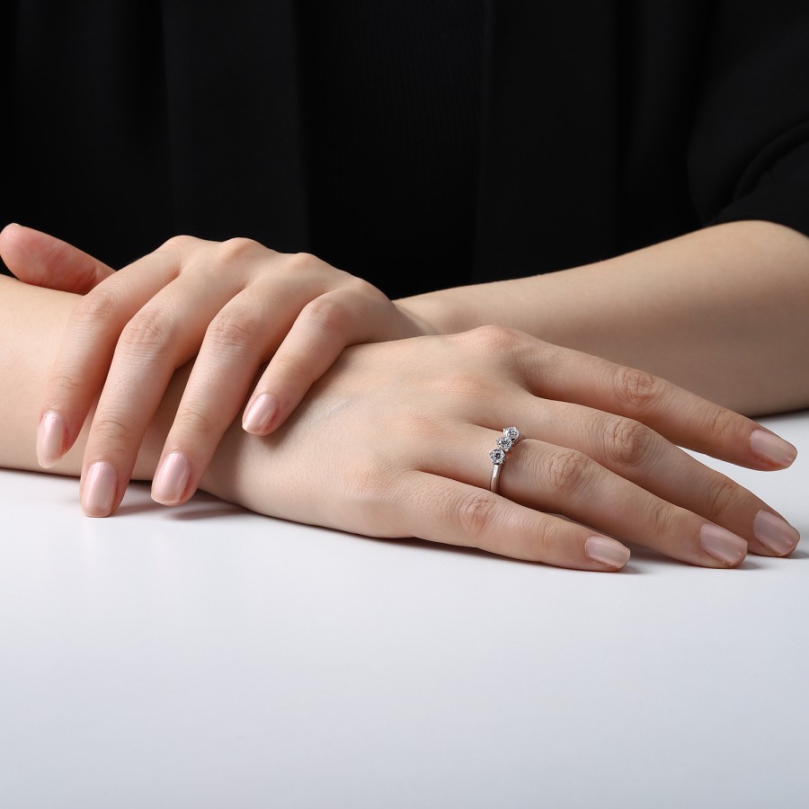 14 Ayar Beyaz Altın Üçtaş Yüzük