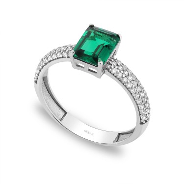 925 Ayar Gümüş Kararmaz Beyaz Altın Kaplama Yeşil Baget Taşlı Yüzük