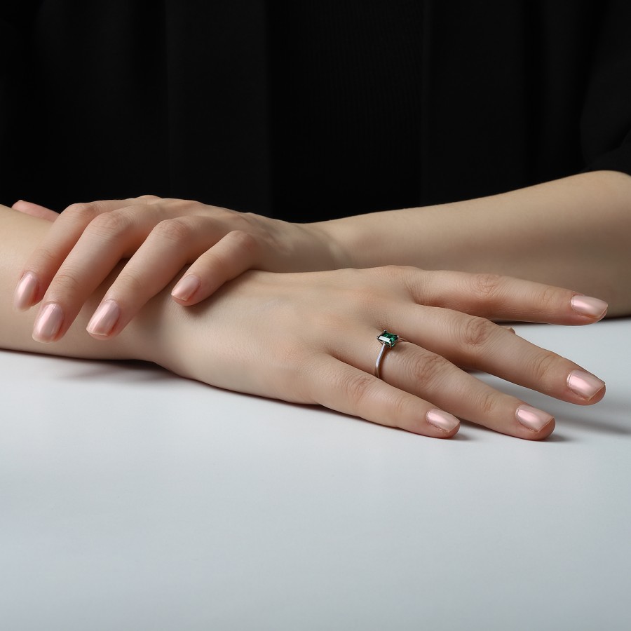 14 Ayar Beyaz Altın Yeşil Taşlı Tektaş Yüzük